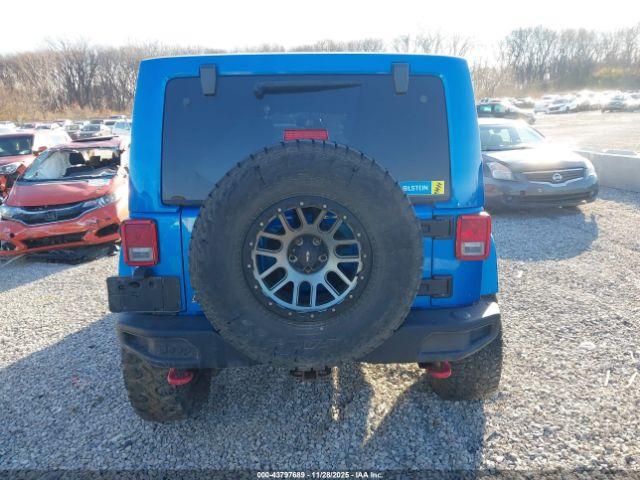 Jeep Wrangler Sahara Image 8