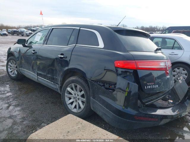 Lincoln MKT Livery Image 8