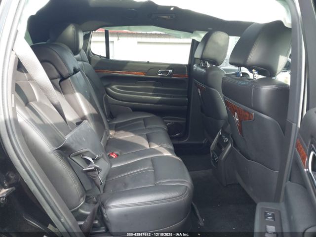 Lincoln MKT Livery Image 6