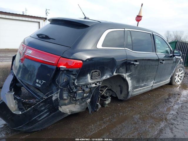 Lincoln MKT Livery Image 4