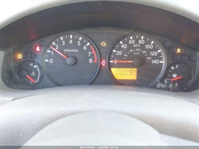 Nissan Frontier S Image 2