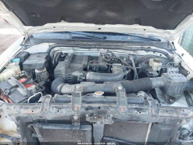 Nissan Frontier S Image 10