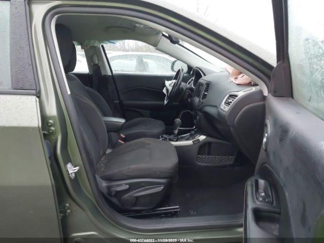 Jeep Compass Sport 4x4 Image 14