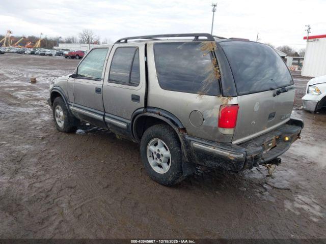 Chevrolet Blazer Ls Image 11