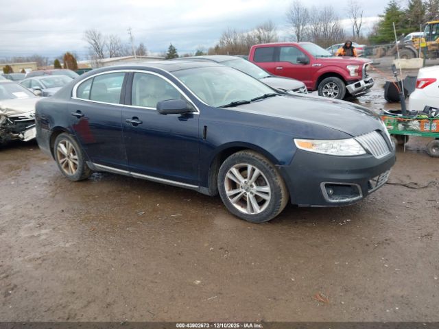 Lincoln MKS Image 1