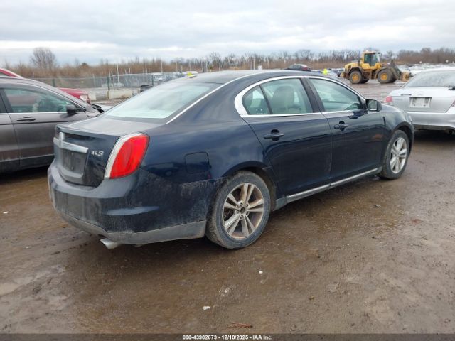 Lincoln MKS Image 10