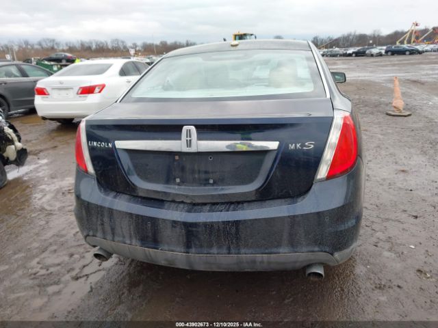 Lincoln MKS Image 5