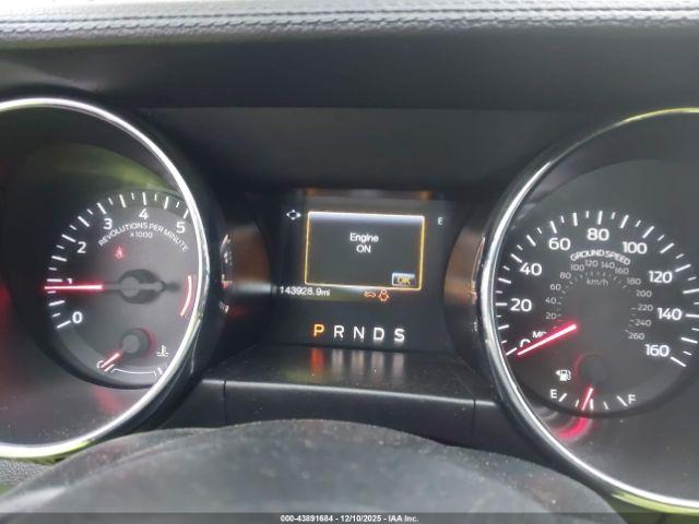 Ford Mustang V6 Image 11