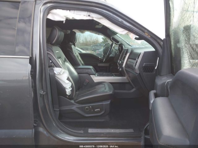 Ford F-250 Platinum Image 4