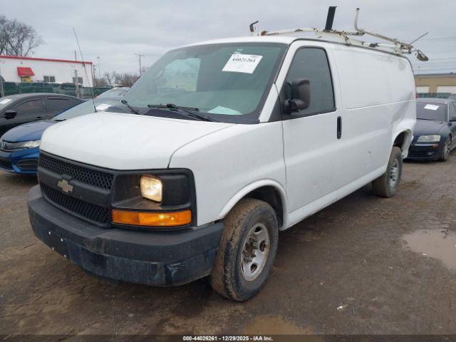 Chevrolet Express Work Van Image 17