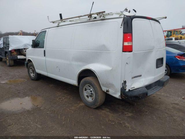 Chevrolet Express Work Van Image 18