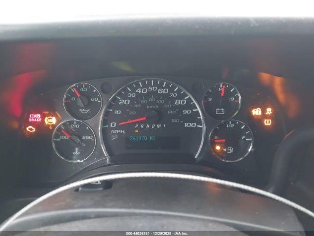 Chevrolet Express Work Van Image 16