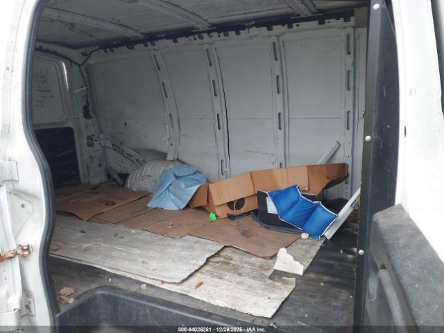 Chevrolet Express Work Van Image 4