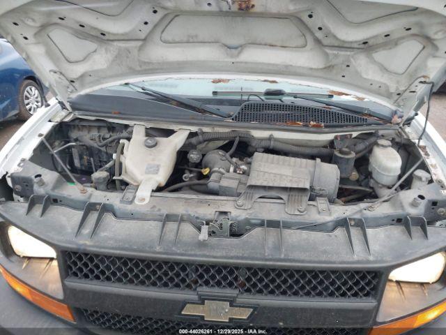 Chevrolet Express Work Van Image 7