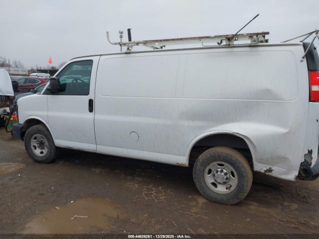 Chevrolet Express Work Van Image 11