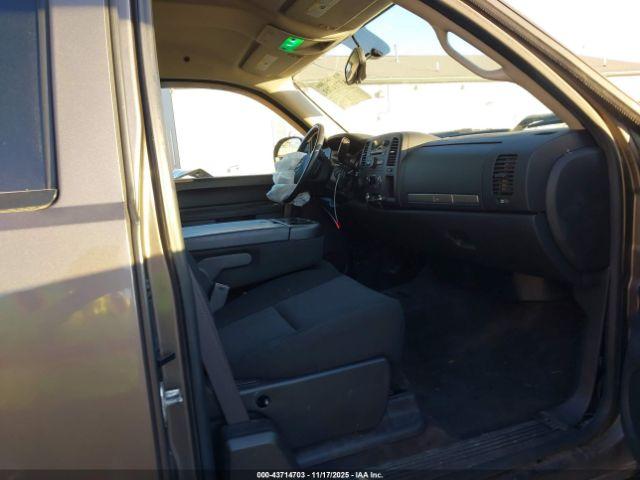 Chevrolet Silverado 1500 Lt Image 3