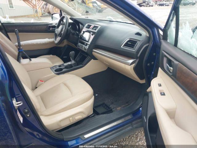 Subaru Outback 2.5i Limited Image 10