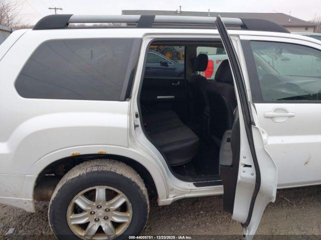 Mitsubishi Endeavor Image 8