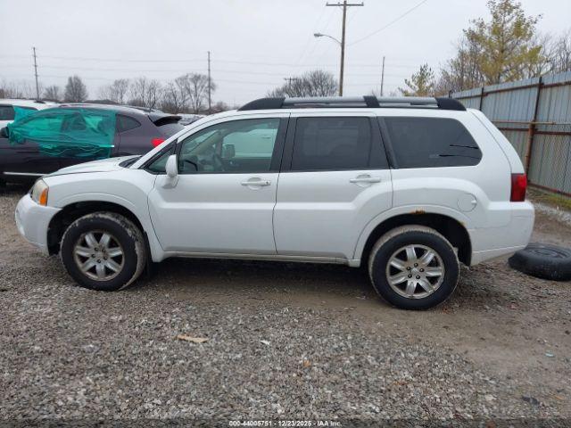 Mitsubishi Endeavor Image 16