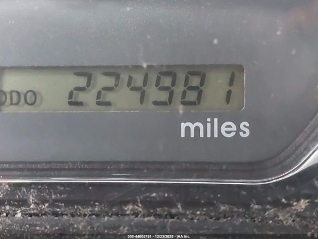 Mitsubishi Endeavor Image 3