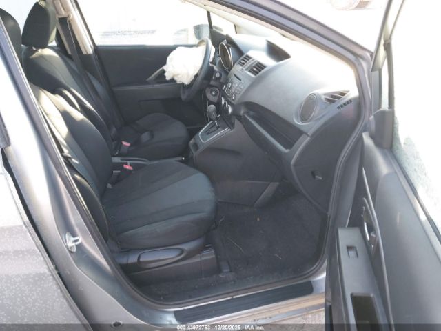 Mazda Mazda5 Sport Image 3