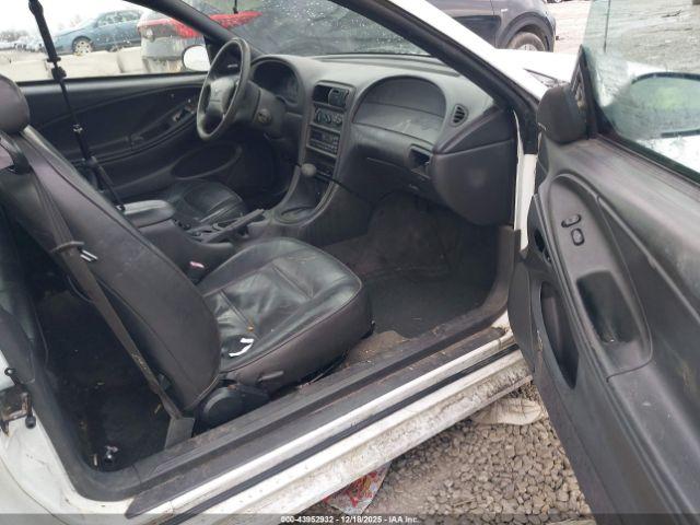 Ford Mustang Image 12