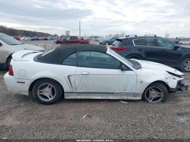 Ford Mustang Image 5