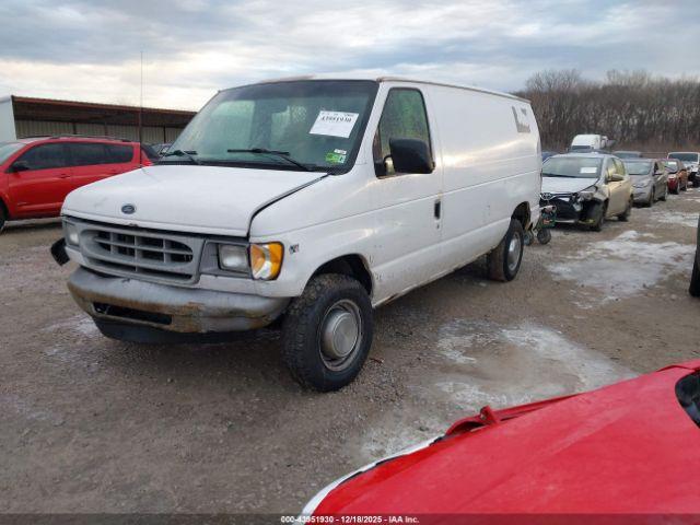 Ford E-250 Image 10