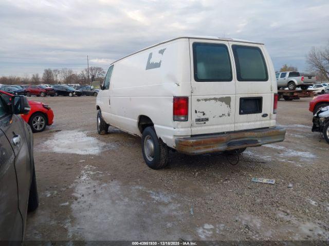 Ford E-250 Image 4