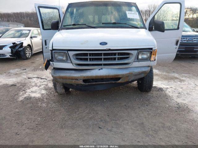 Ford E-250 Image 5