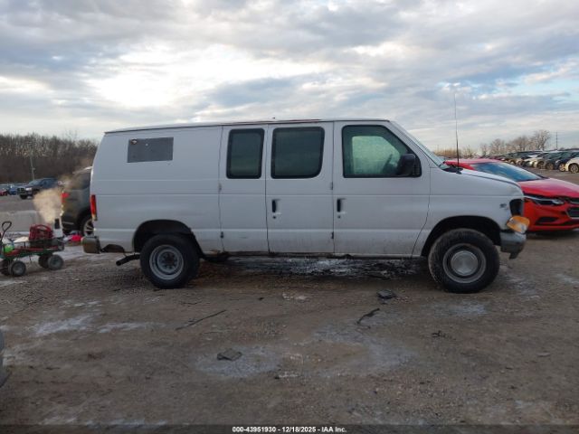 Ford E-250 Image 12