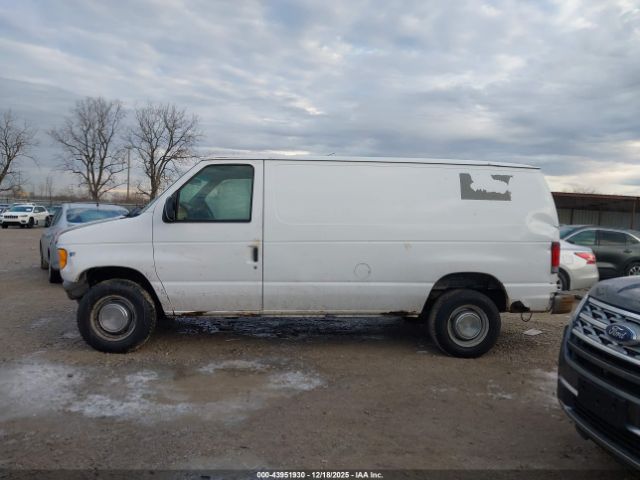 Ford E-250 Image 11