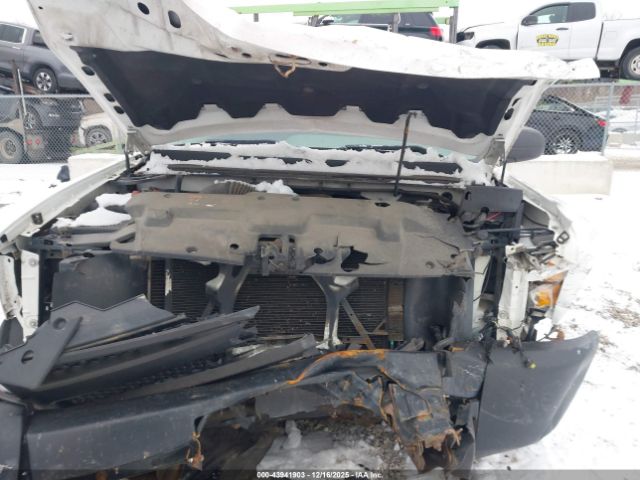 Chevrolet Silverado 1500 Work Truck Image 13