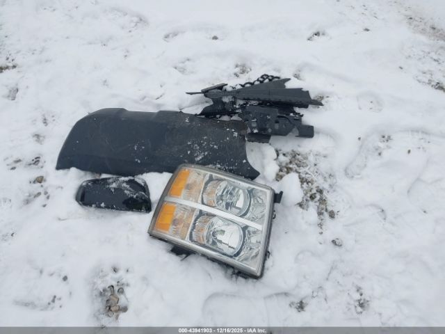 Chevrolet Silverado 1500 Work Truck Image 7