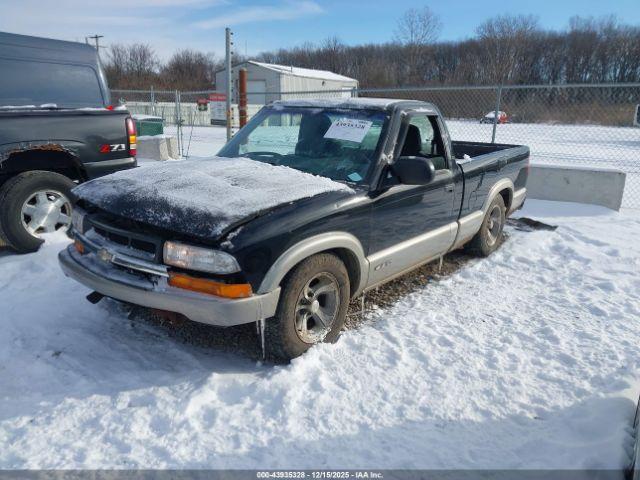 Chevrolet S-10 Ls Fleetside Image 11