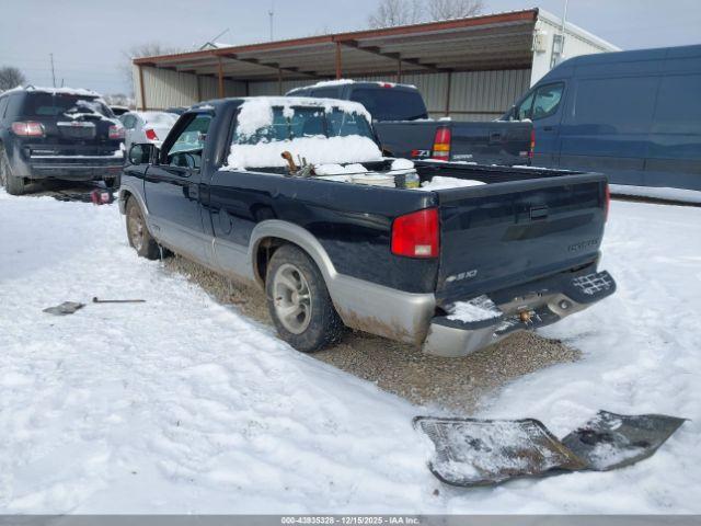 Chevrolet S-10 Ls Fleetside Image 12