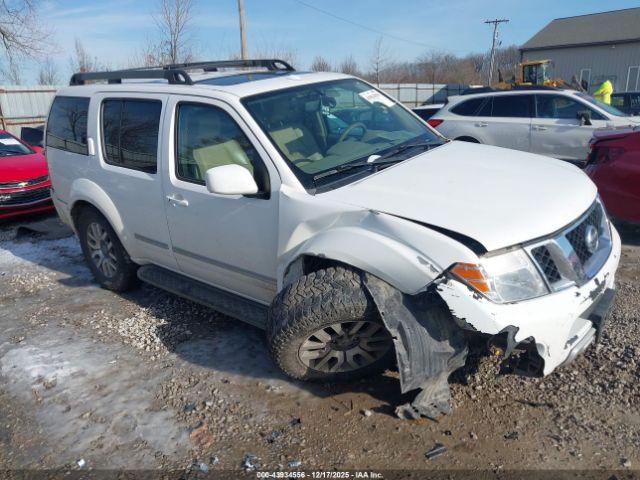  Salvage Nissan Pathfinder