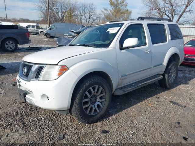 Nissan Pathfinder Le Image 2