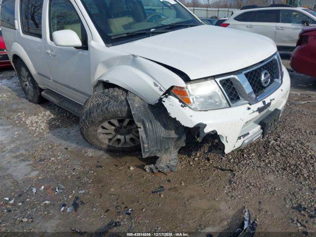 Nissan Pathfinder Le Image 5