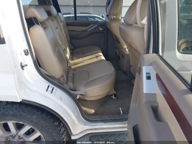 Nissan Pathfinder Le Image 7