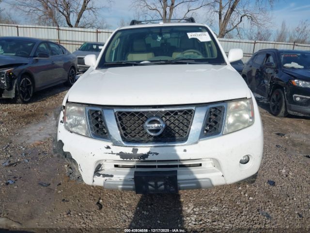 Nissan Pathfinder Le Image 8