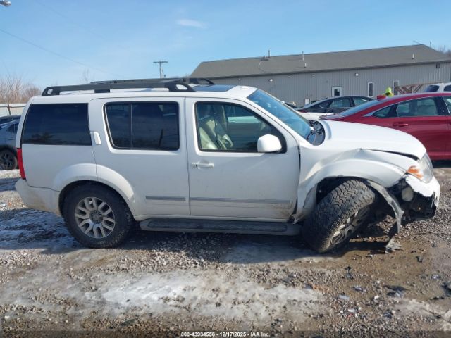 Nissan Pathfinder Le Image 10