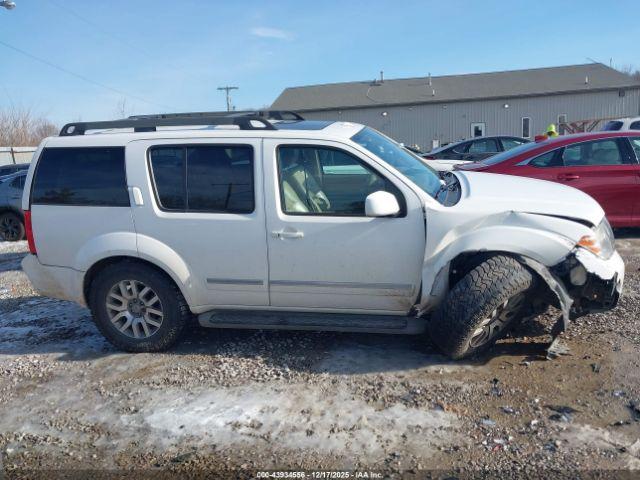 Nissan Pathfinder Le Image 10