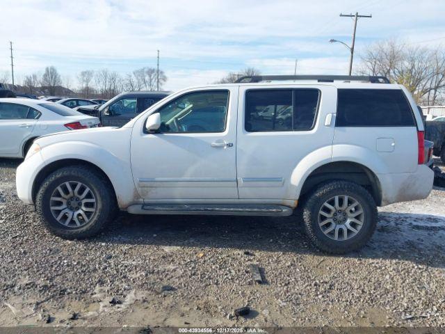 Nissan Pathfinder Le Image 11