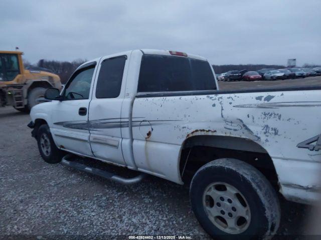 Chevrolet Silverado 1500 Ls Image 11