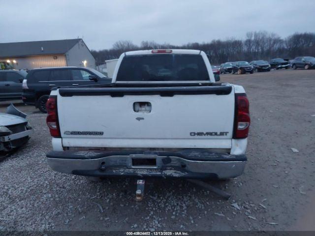 Chevrolet Silverado 1500 Ls Image 12