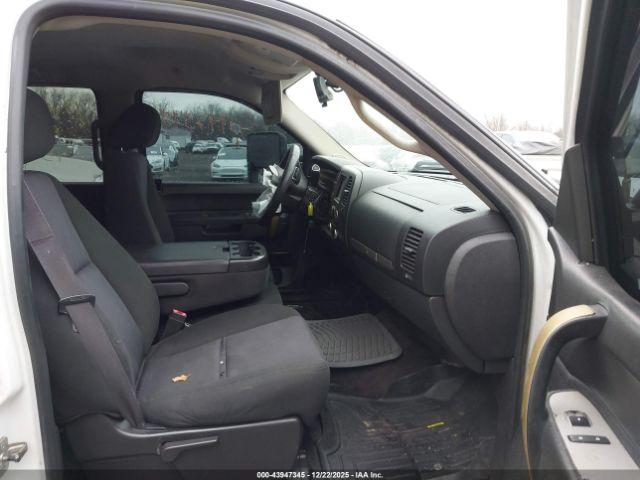 Chevrolet Silverado 1500 1hy Image 4