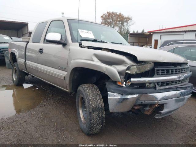  Salvage Chevrolet Silverado 2500