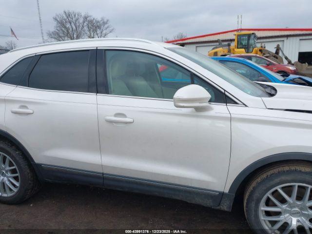 Lincoln MKC Premiere Image 3