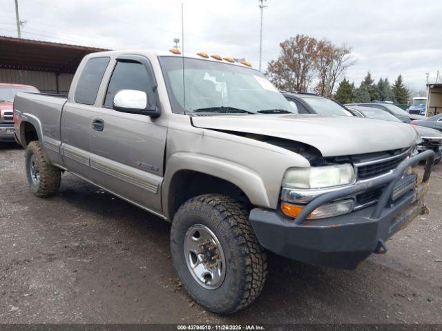  Salvage Chevrolet Silverado 2500